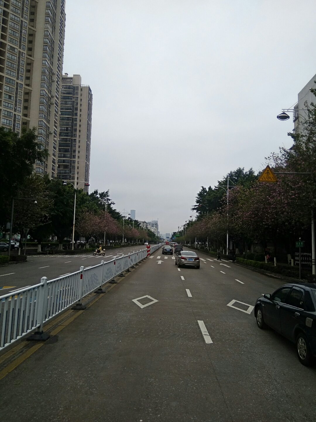  p data-id="gn3oetll8d">跃进路位于石狮市区西偏北部,地处福建省