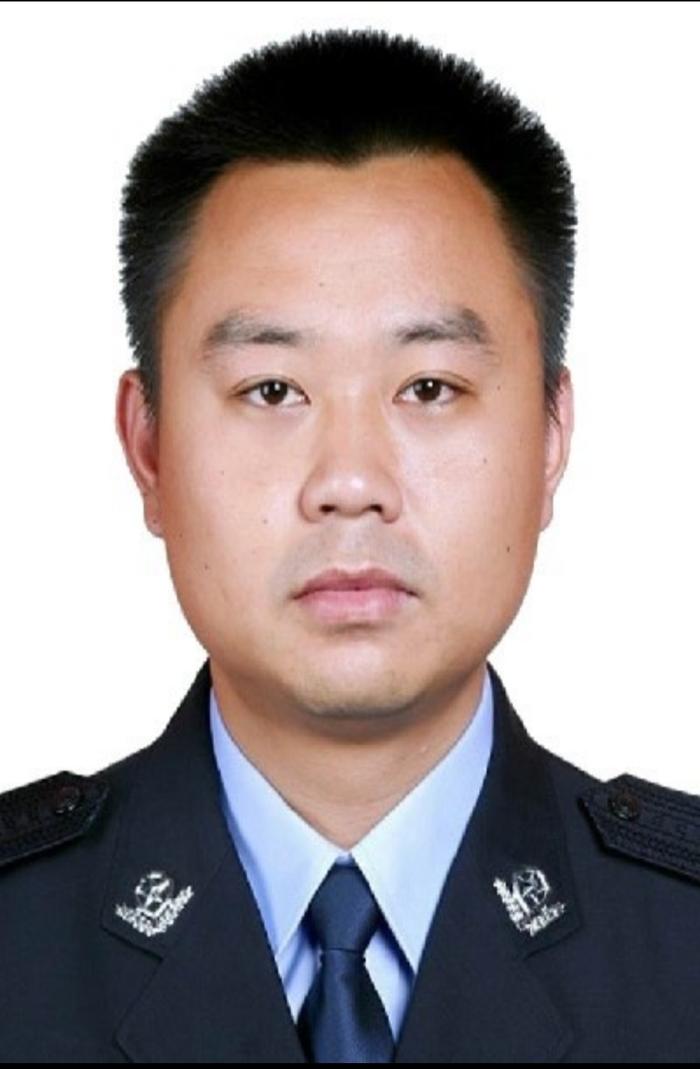 李翔(挂职),中共党员,大学,2009年5月参加