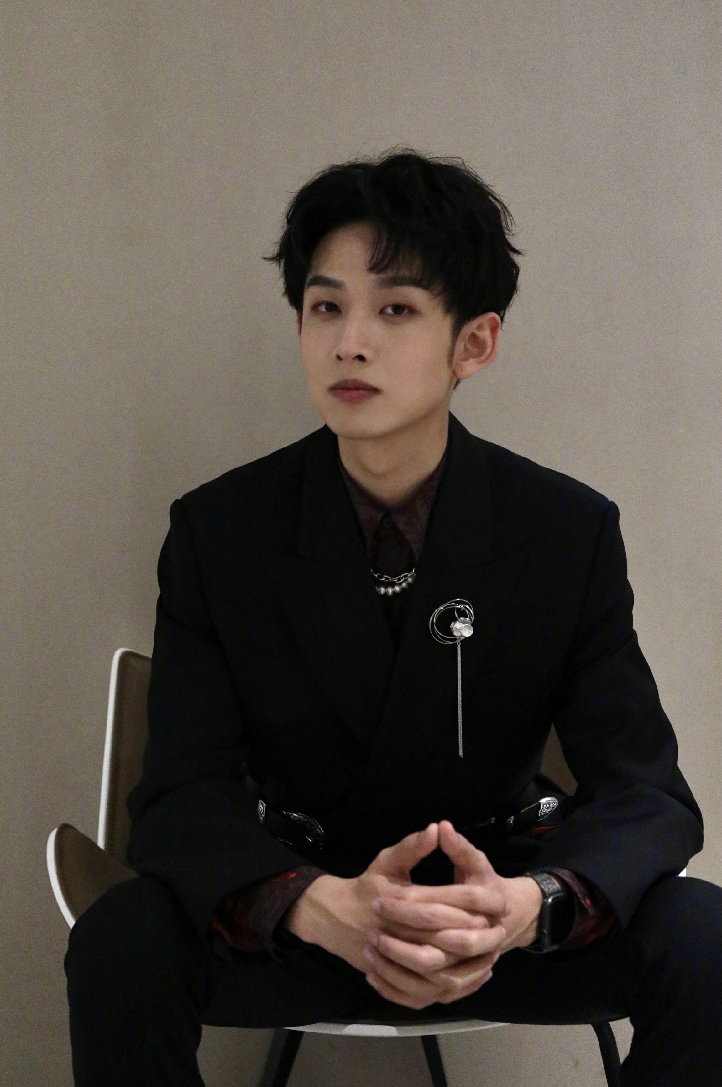  p>齐思钧,本名齐岱泽,1994年4月13日出生,中国内地男电视节目主持人