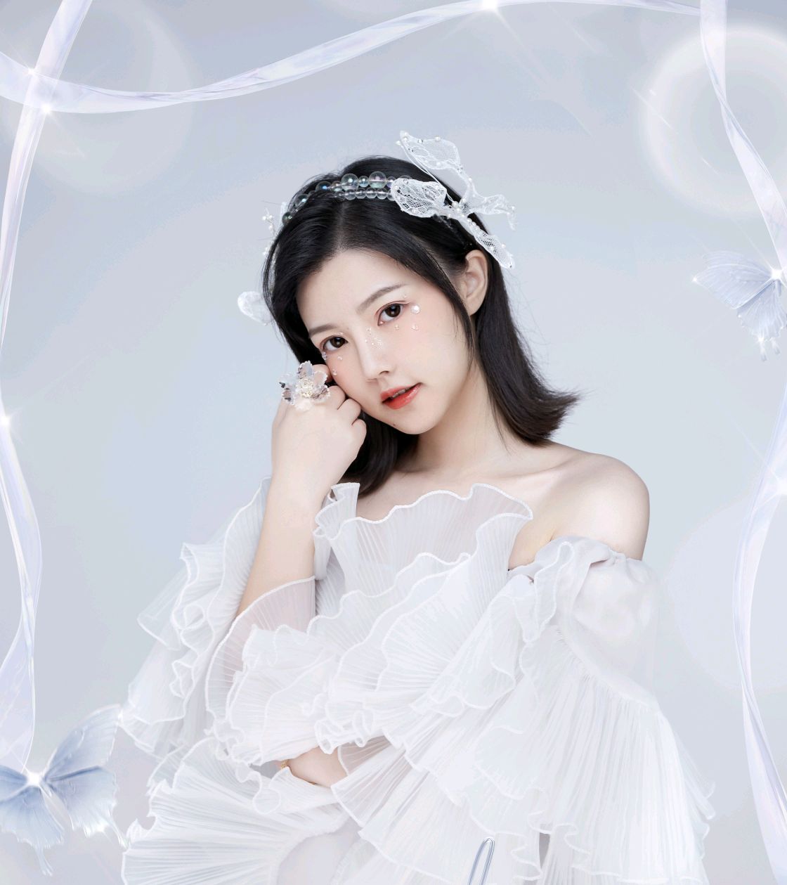  p data-id="gnvg9ukbnb">饭思思,出生于江西省