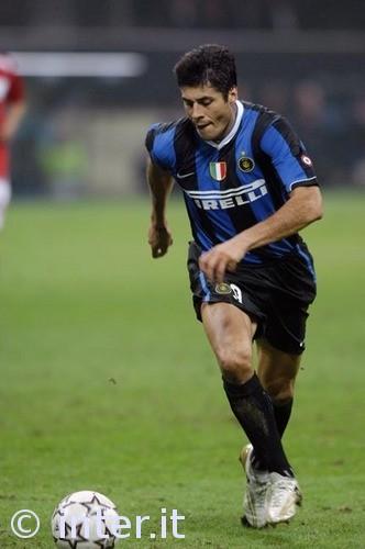  p>胡利奥·里卡多·克鲁斯(julio ricardo cruz),1974年10月10日出生