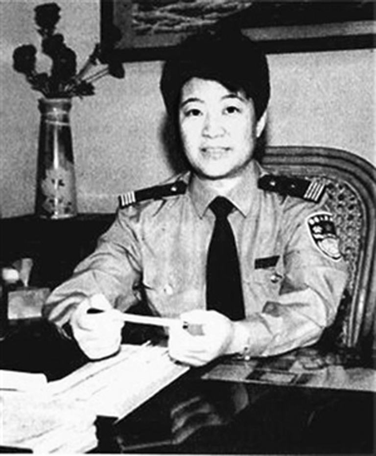  p>安惠君,女,汉族,大专文化,中共党员,住深圳市罗湖区.