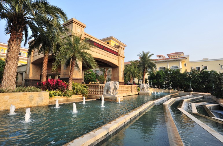  p>佛山绿湖温泉度假村位于佛山市三水区云东海街道绿湖山庄2号,五千