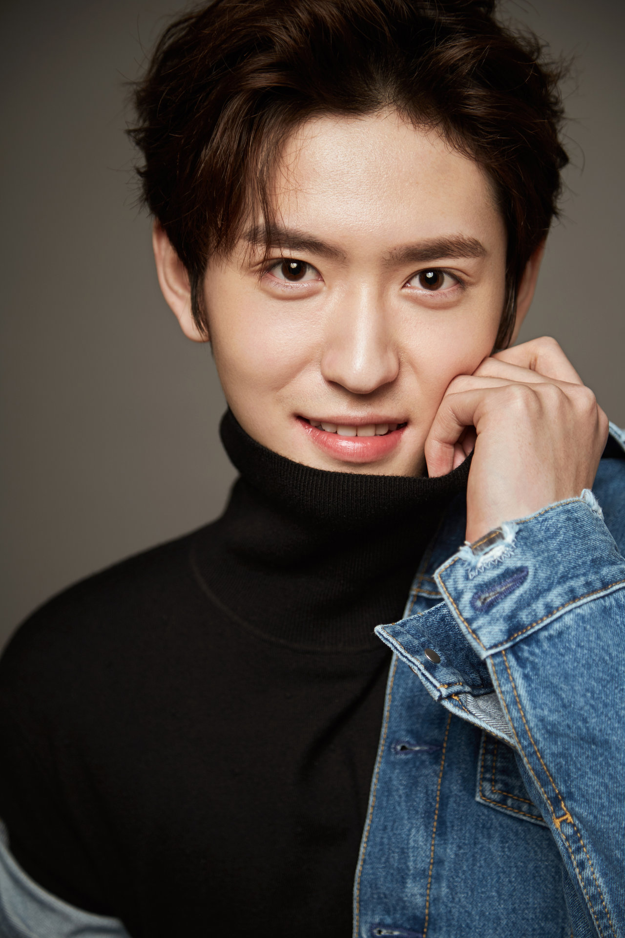 李东阳(young),1999年1月23日出生于山东省威海市,中国内地影视男演员