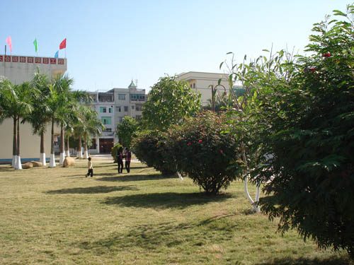  p>东兴中学创建于1938年(民国27年),前身为时任防城县立简易师范学校
