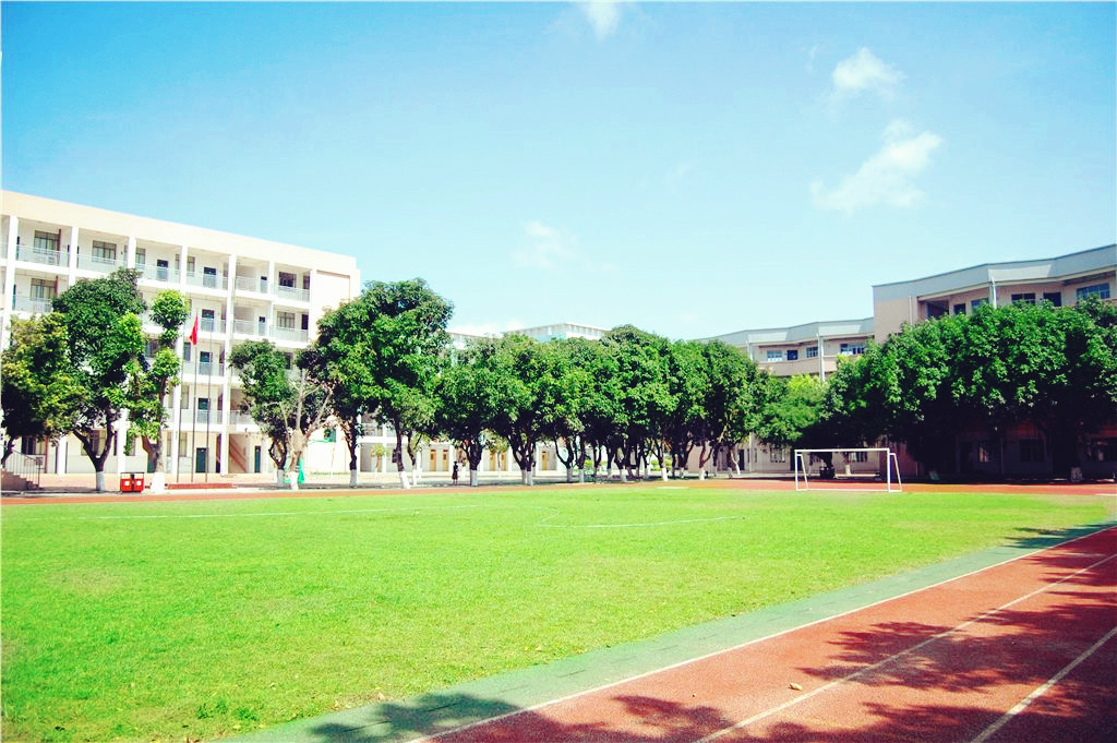  p> b> a href="#">广西北海市实验学校 /a> /b>(beihai experimental