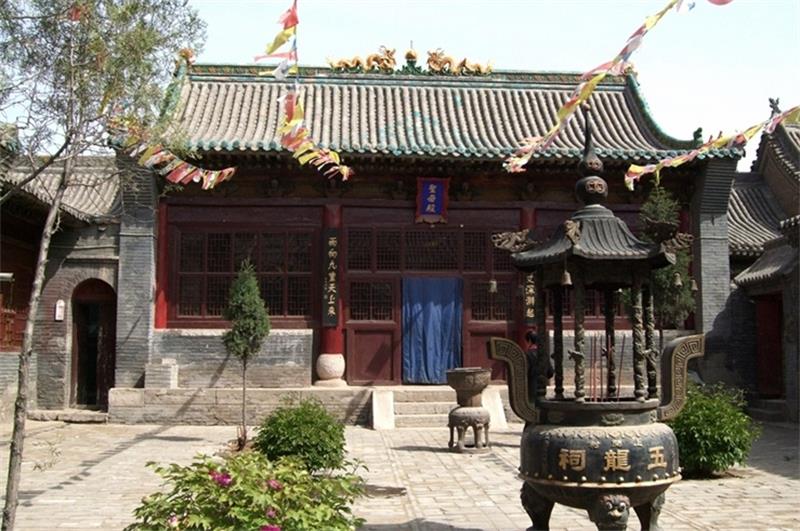  p> b>   /b>五龙祠位于山西省太原市西北20公