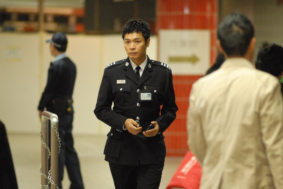  p>《id精英》,是香港电视广播有限公司2009年出品的时装电视剧.