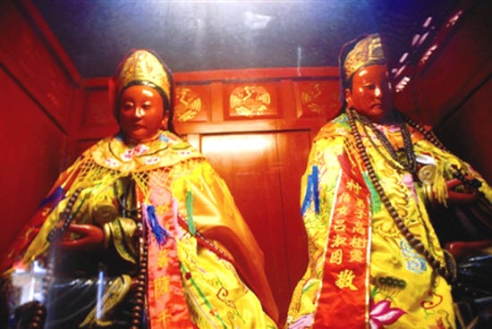 始建于清嘉庆七年(1802),奉祀高榜娘,高瓜娘姐妹肉身佛,为埕边乡人将