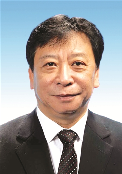李君