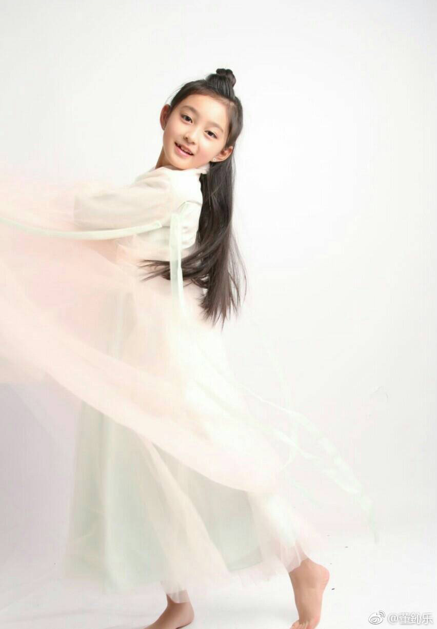  p data-id="gnbjpw6yzk">董鈊乐,2010年出生于