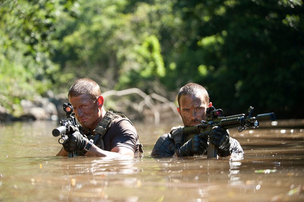  p data-id="gnwlfe9sl0">苏利文·斯坦普莱顿 i>(sullivan stapleton