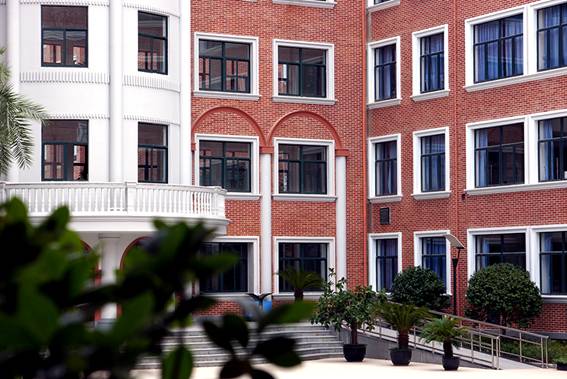 命名为 a href="#" data-lemmaid="15385090">上海市实验性示范性高中