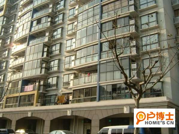  p>中虹明珠苑居住小区基地范围海门路,东余杭路,丹徒路之间,地貌呈