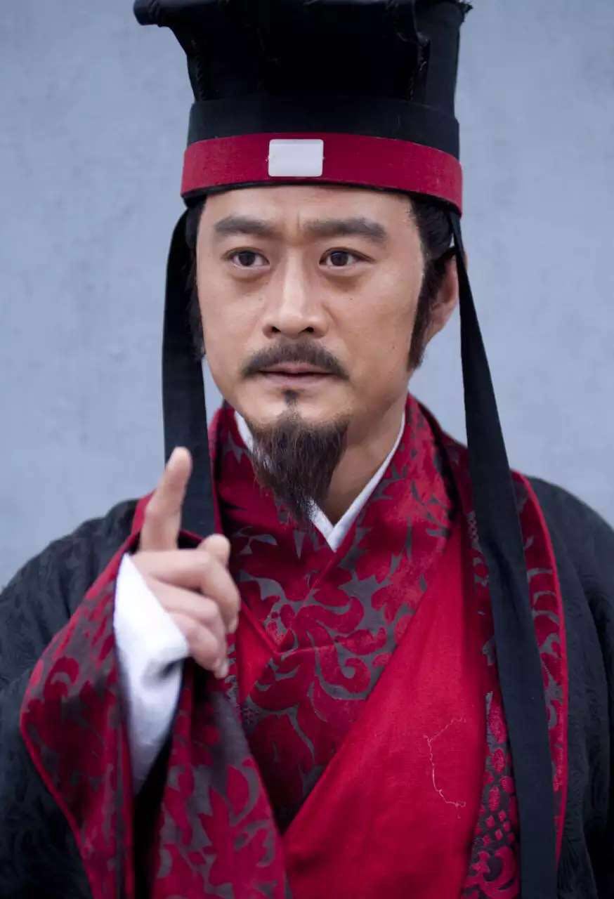  p>刘冠霖,男,从模特做起到如今成熟帅气的大叔,在影视圈里摸打滚爬了