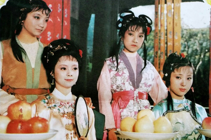 从《红楼梦》看古代贵族小姐日常行为规范，真不愧是千金小姐_百科TA说