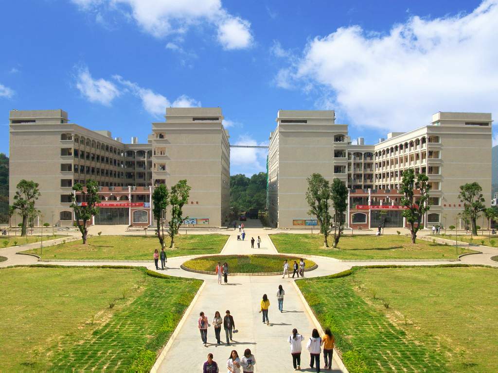 广西岑溪市中等职业技术学校