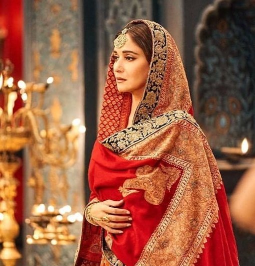 dixit,又译玛德胡瑞·迪克西特),1967年5月15日出生于孟买,印度女演员