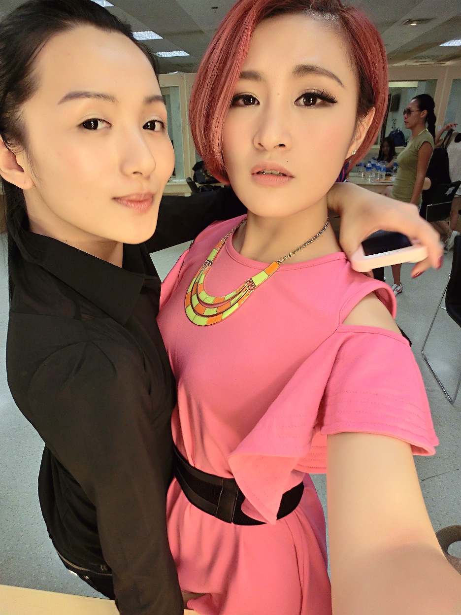  p>大王 i>(本名沈夏), /i>12月24日出生于四川省,毕业于四川师范大学