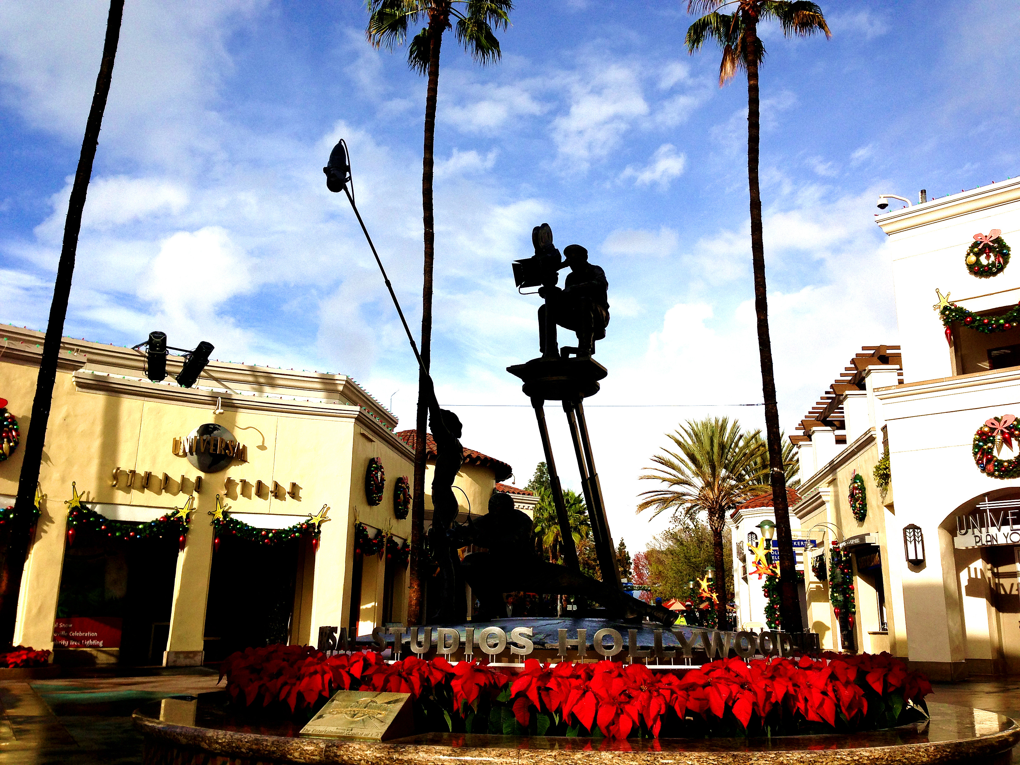  p>好莱坞环球影城位于 a href="#" data-lemmaid="214107">洛杉矶 /a