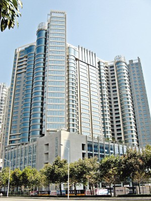  p>博雅首府位于广州市天河区珠江新城冼村路南端与临江大道交界,南望