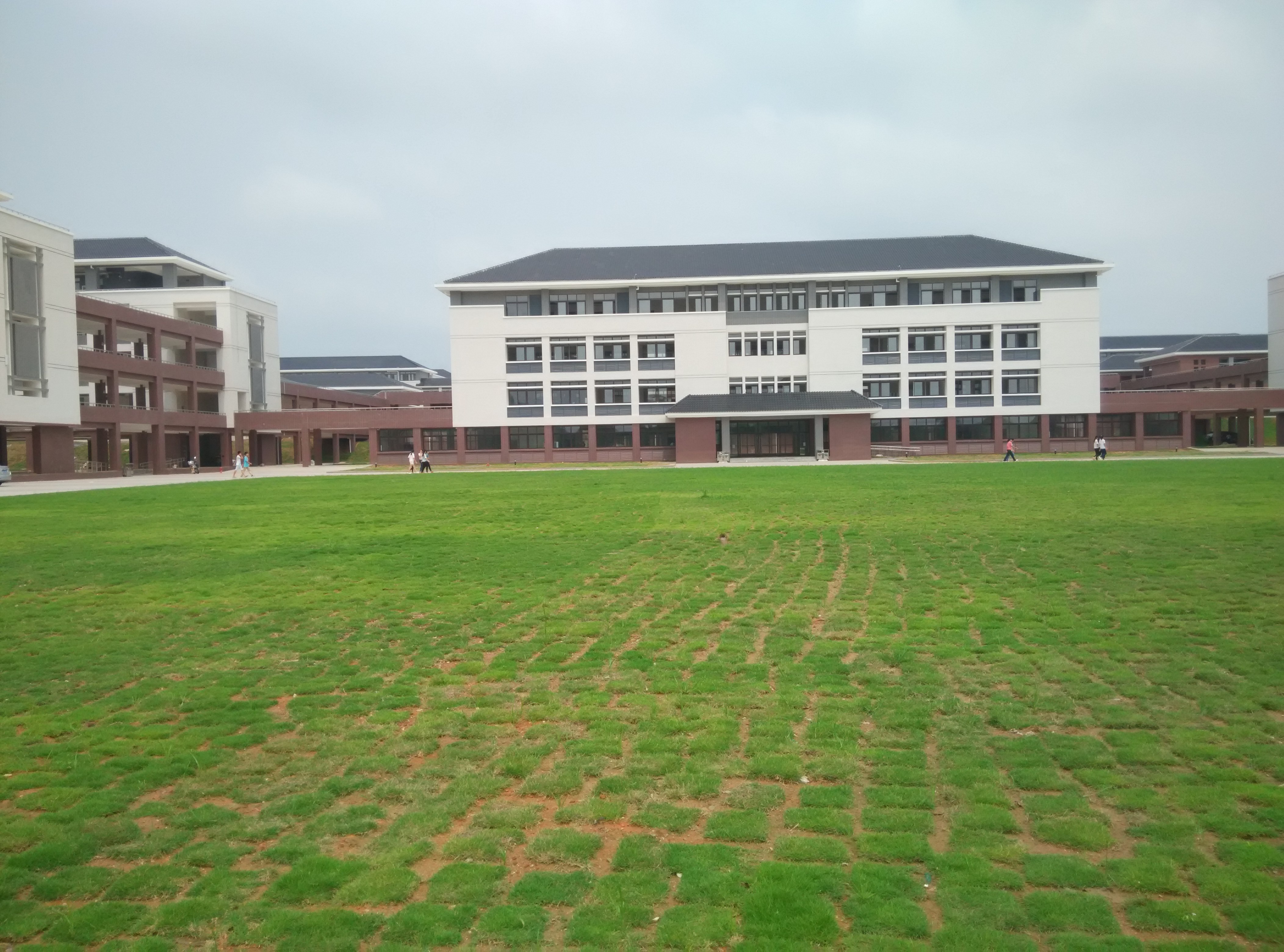  p>江西省兴国中学位于 a href="#" data-lemmaid="1688863">赣州市 