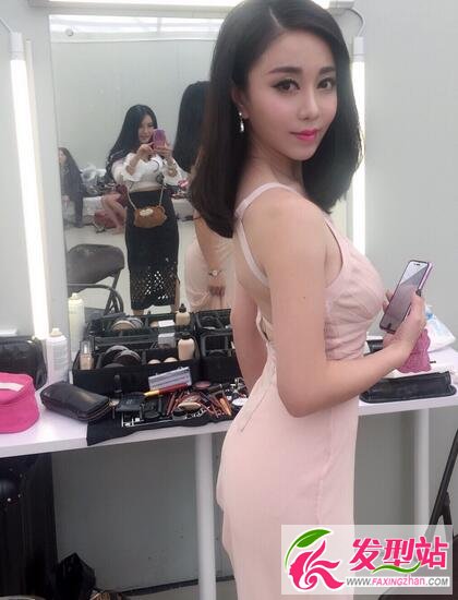  p>金金,重庆人,曾经在武警重庆总队政治部文工团担