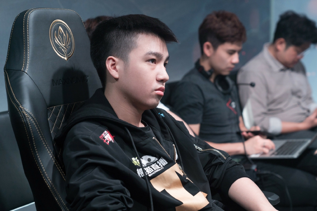  p>严君泽,1996年出生于海南万宁,游戏id:letme,中国《 a href="#"