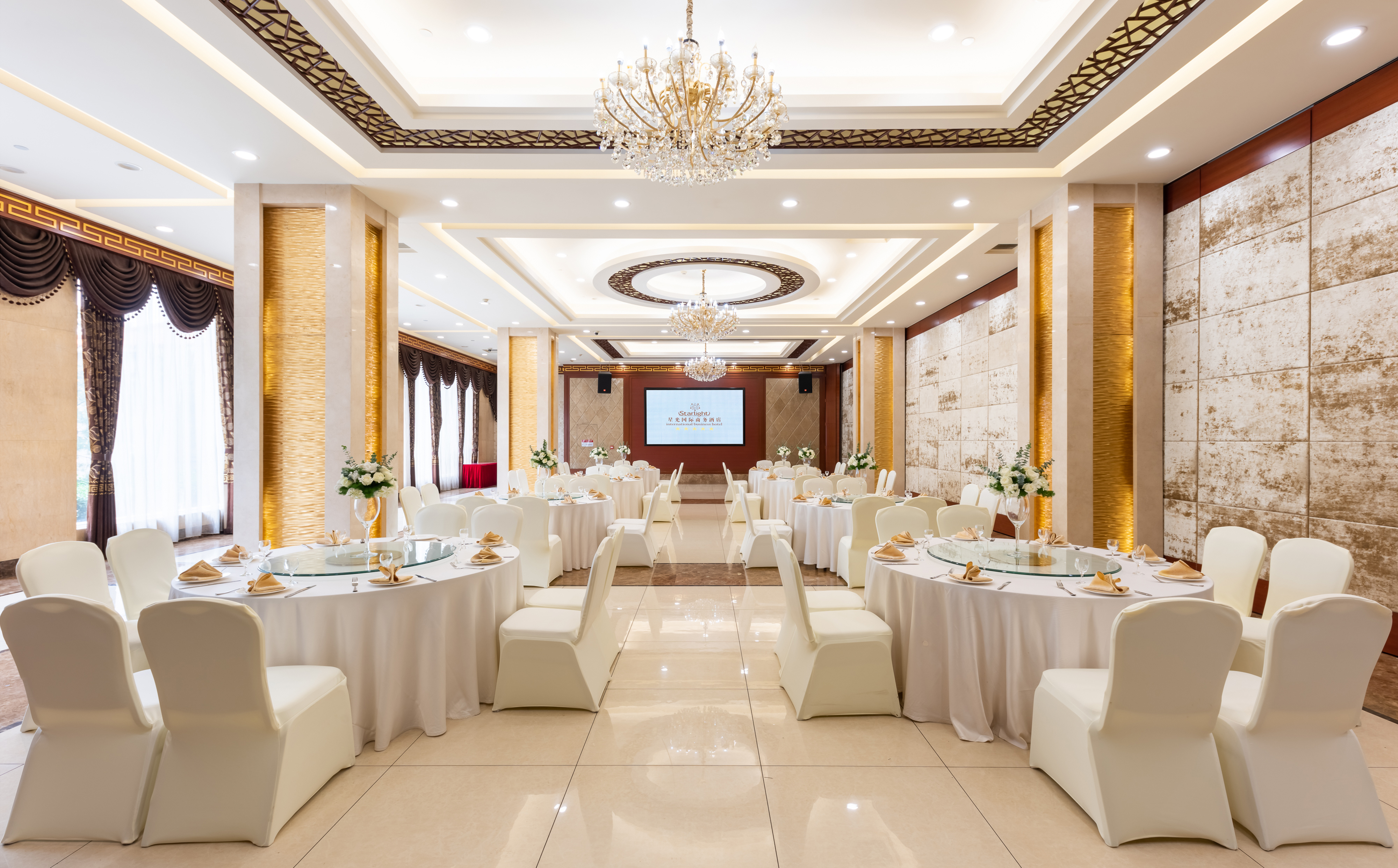  p>保定星光国际商务酒店拥有舒适,典雅的各类房型;酒店中餐厅,欧亚