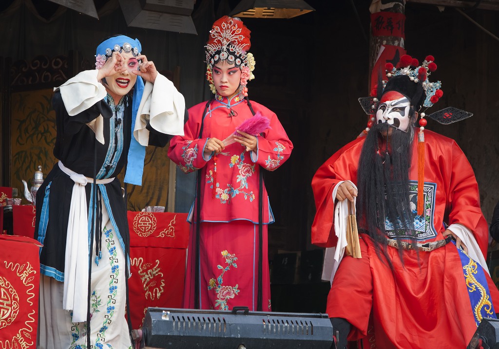 因产生于山西中部,故又称中路梆子,也称为"中戏",外省称之为山西路