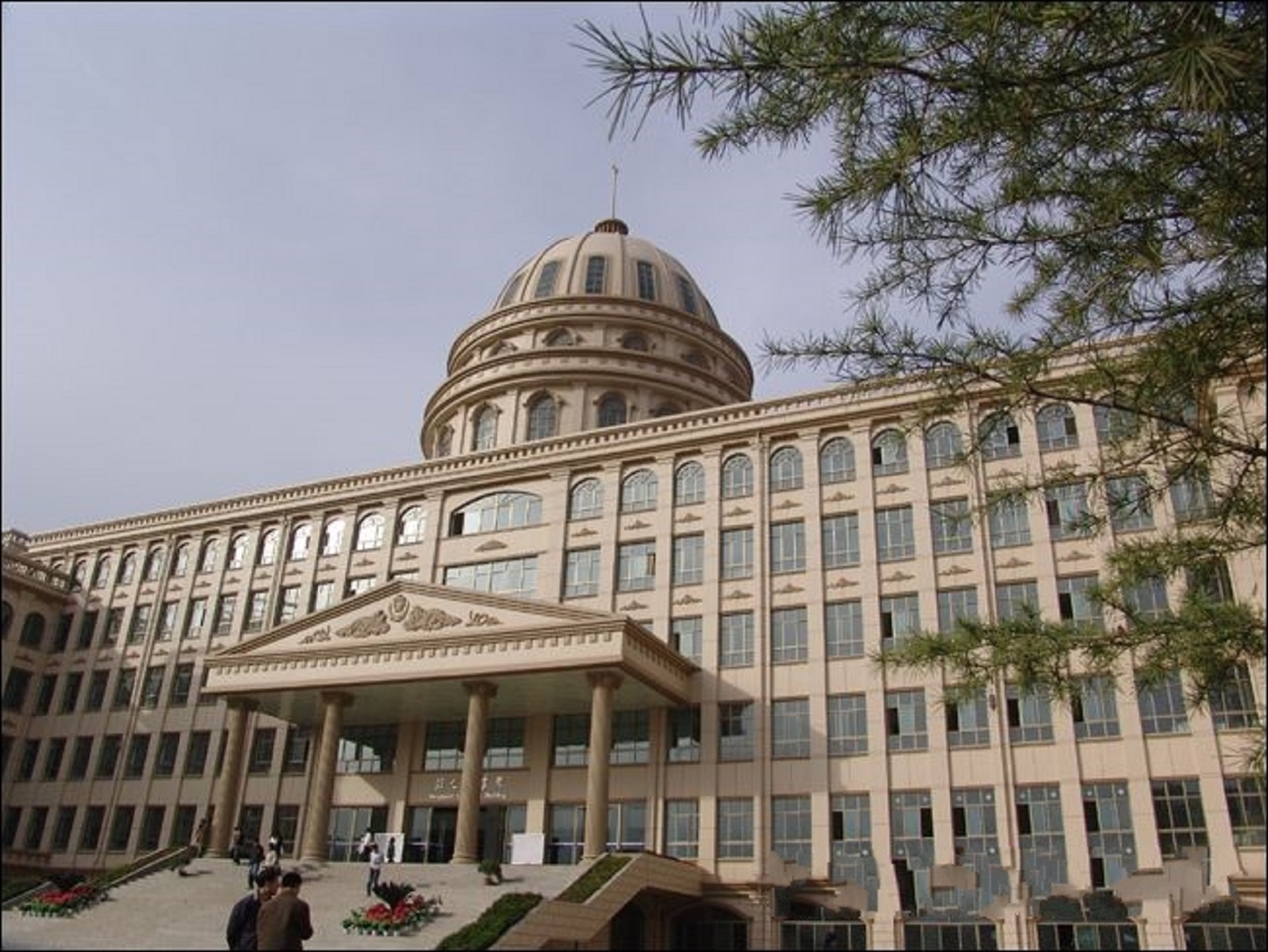  p>兰州外语职业学院(lanzhou foreign languages vocational college