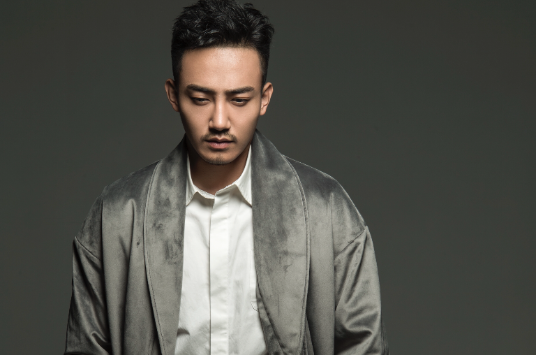  p data-id="gnbilfokbc">赵杰(jetchao),中国台湾影视男演员,模特.