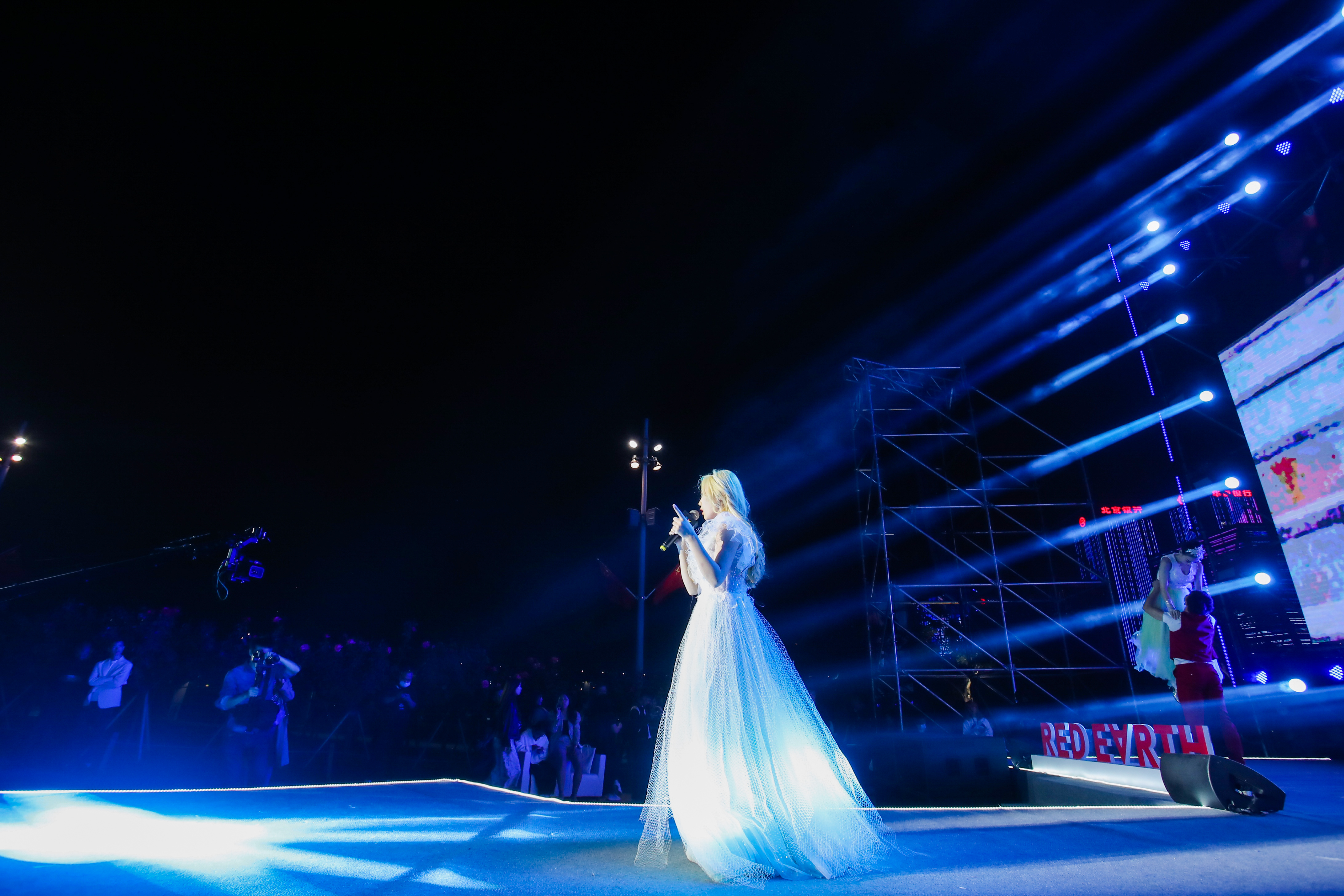  p>苏晗,中国内地女歌手.