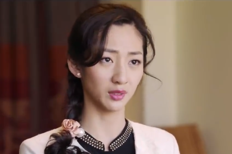 丁云,是《 a target="_blank" href="/item/拥抱星星的月亮/16926349"