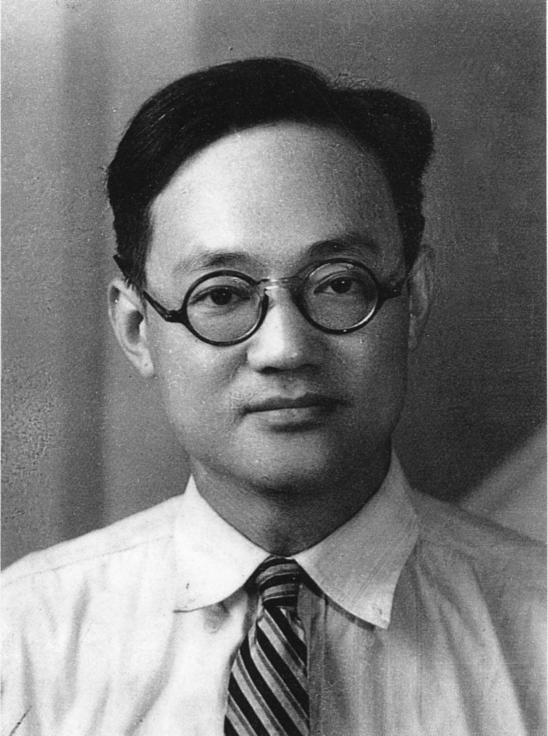  p>巴金 i>(1904年11月25日—2005年10月17日) /i>,本名李尧棠,字芾甘