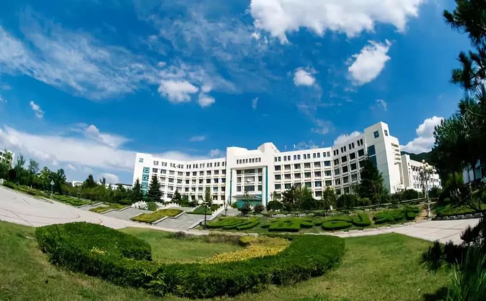 泰山学院商学院