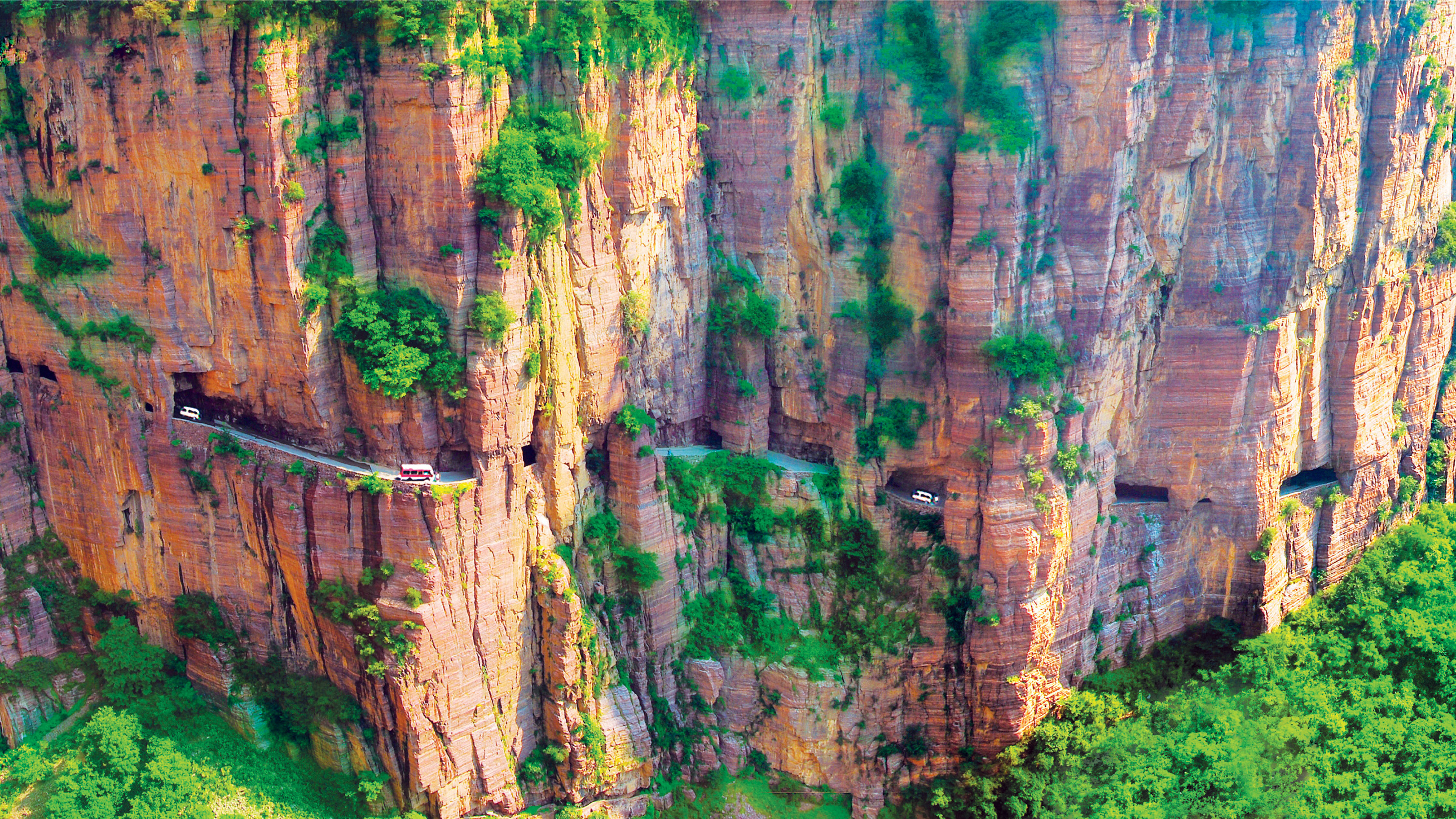 万仙山风景名胜区位于 a target="_blank" href="/item/河南省/59474"