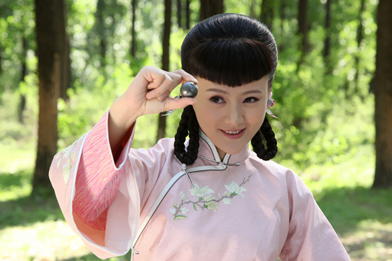 若男,英雄传奇剧《 a target="_blank" href="/item/打狗棍/5375998"