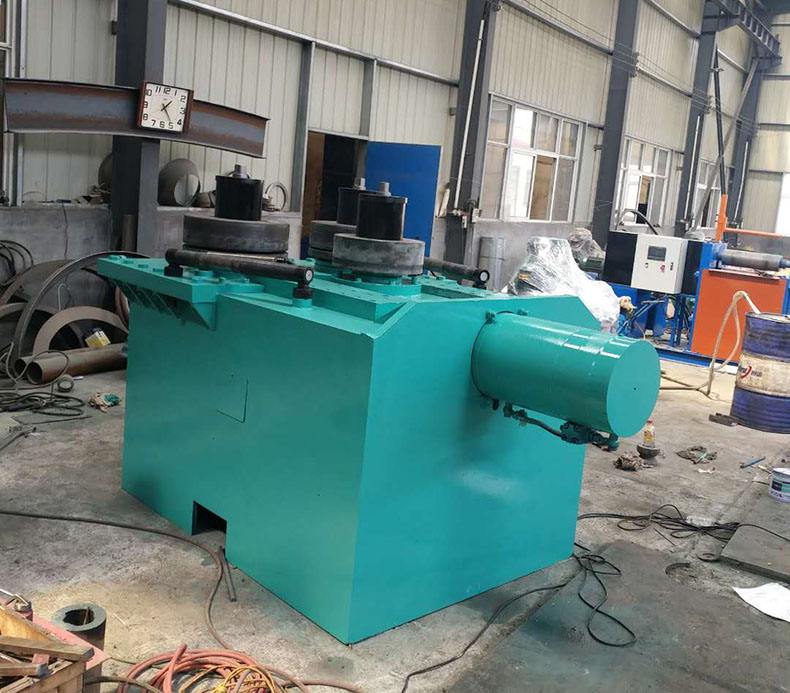  p>f7型法兰机是一种有独立的液压系统与电器控制系统,能耗低,效率搞