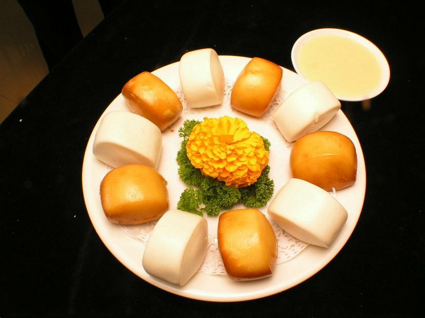  p>金银馒头是一道美味可口的传统名点,属于鲁菜系.