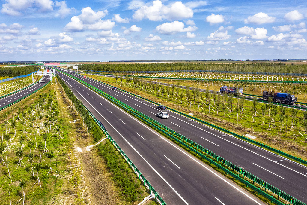 高速公路 i>(shuangliao╟nenjiang expressway) /i>,简称"双嫩高速"