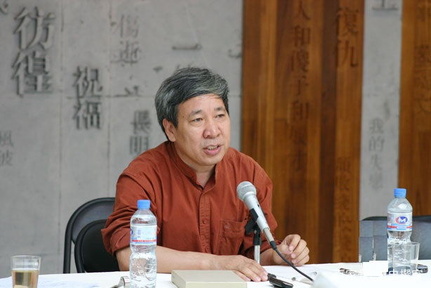 “荒诞作家”阎连科：并非我的作品荒诞，而是生活本身荒诞_百科TA说