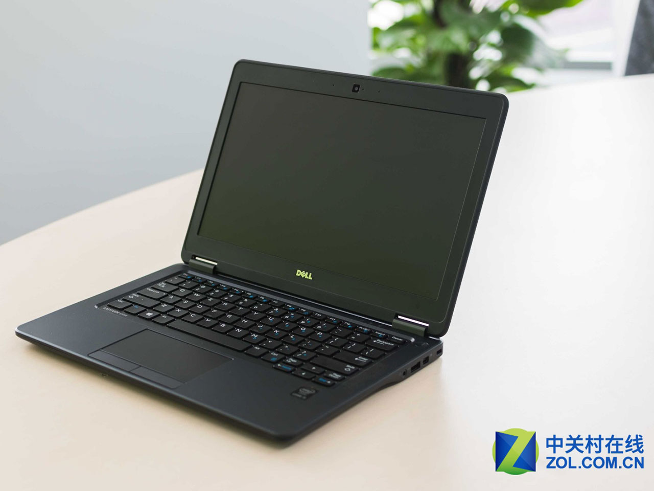 戴尔latitude 12 7000