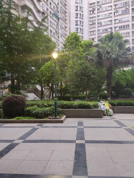  p>文景花园位于南京市鼓楼五塘广场,由无开发商建成,总建筑面积