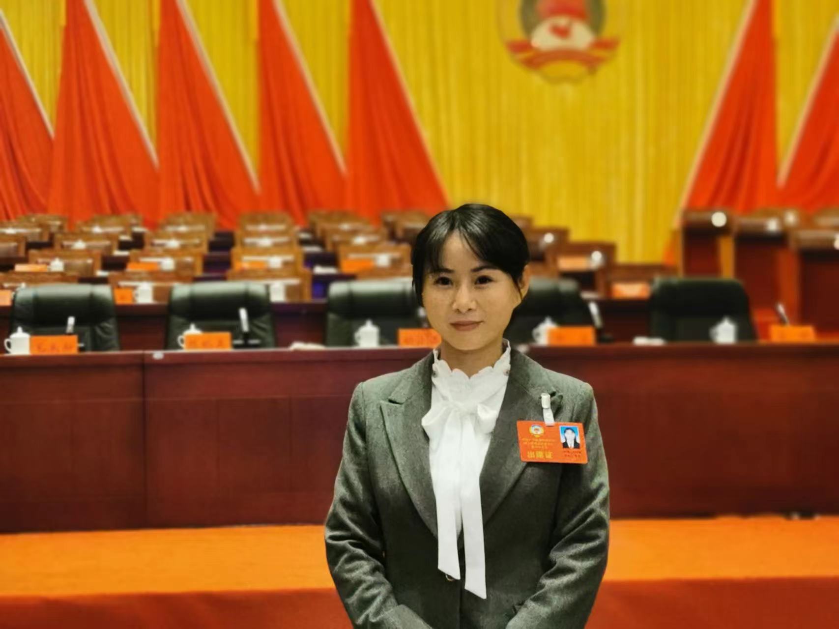 敖琼娜
