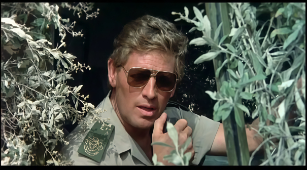 《上帝也疯狂2》剧照