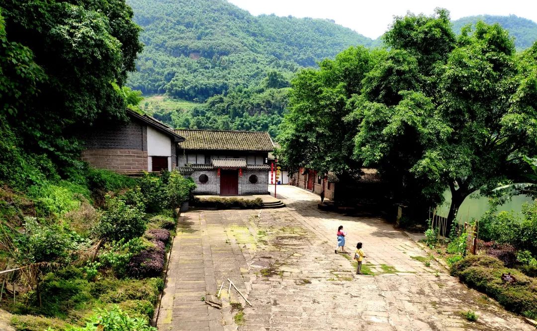 id="tfkhcwv2ln8o">观音乐道古村(原名兴隆场,落道子,别名:乐道古 ))