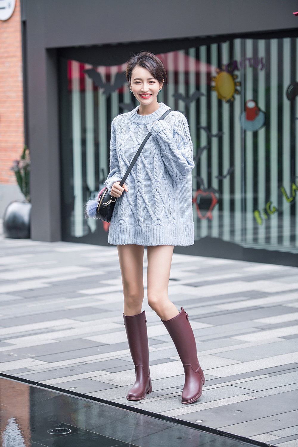  p>杨菲洋,原名杨洋,1989年6月8日出生于江西省赣州市章贡区,中国内地