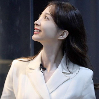 张扬在三星堆考古挖掘现场