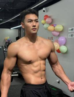杨泽琪（中国内地男模特）_百度百科